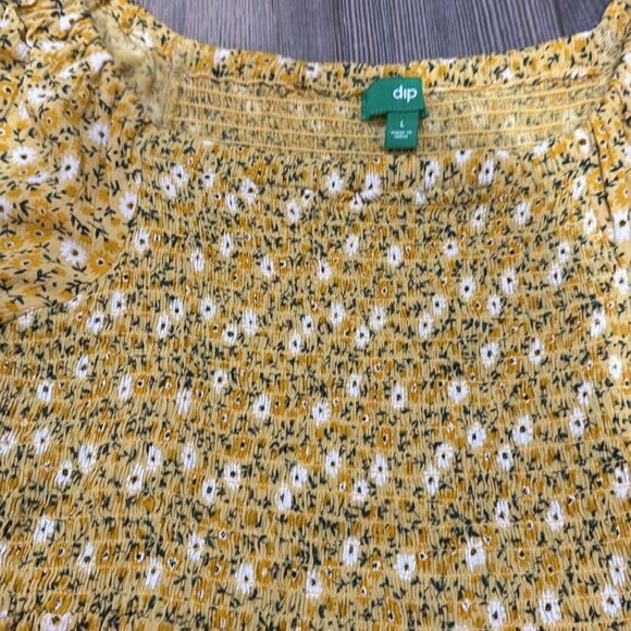 Dip Puff Sleeve Blouse - Picture 4 of 9